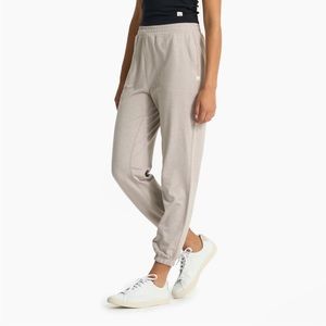 Vuori boyfriend jogger oyster Heather
